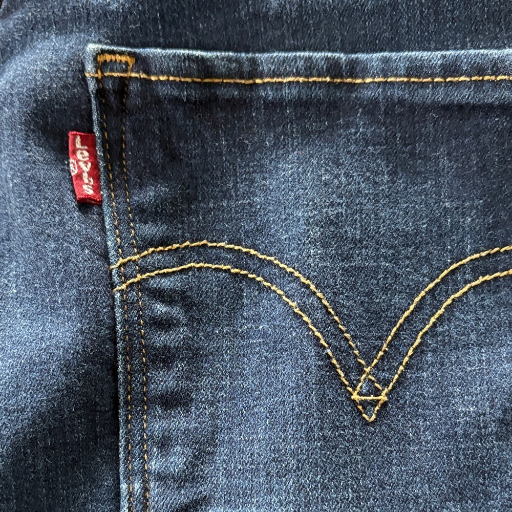 Levi’s Women's Boot Cut Jeans in Dark Blue 30 x 32 - Picture 2 of 7